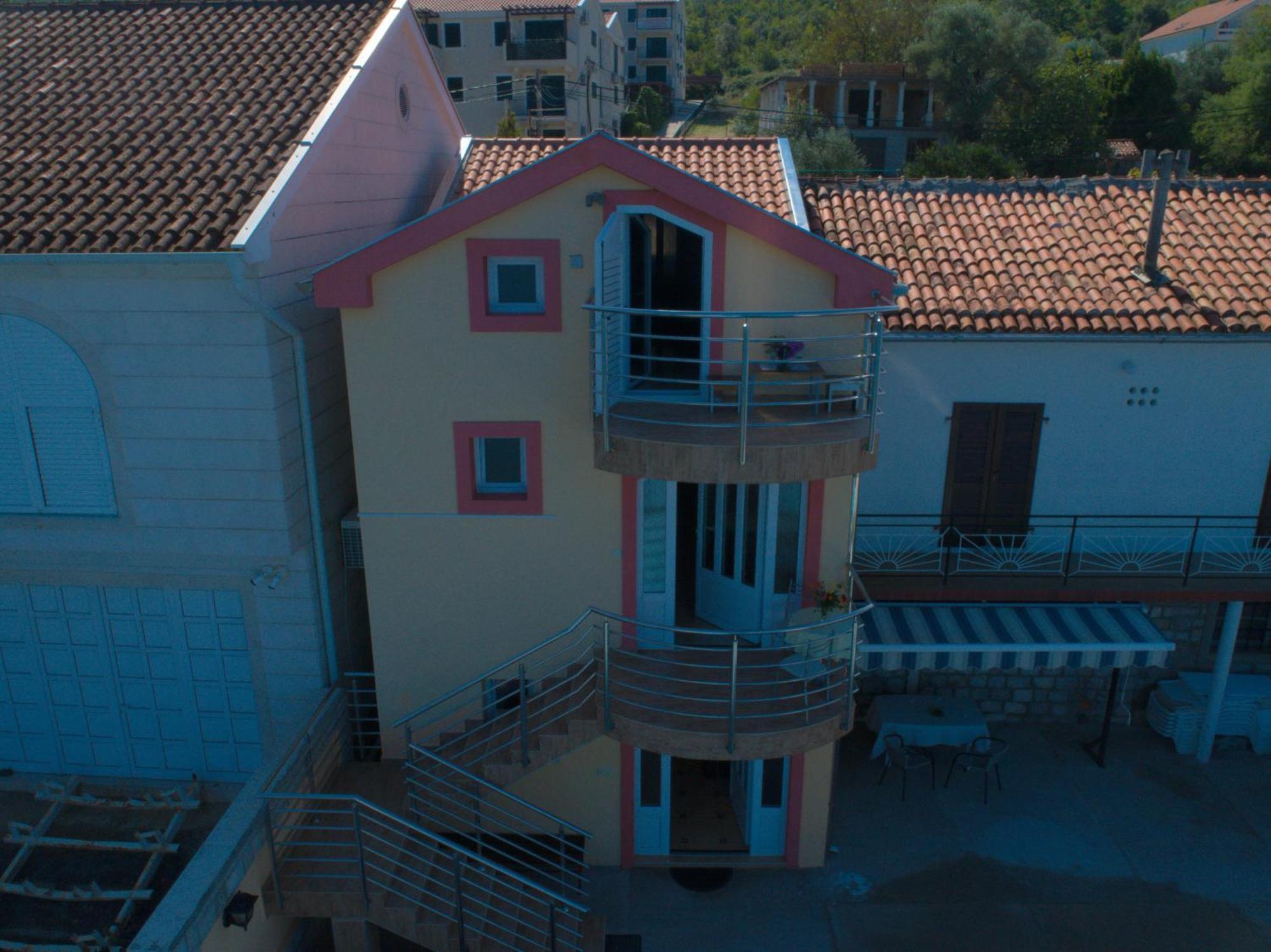 Porto Del Sole Apartments Τίβατ Εξωτερικό φωτογραφία